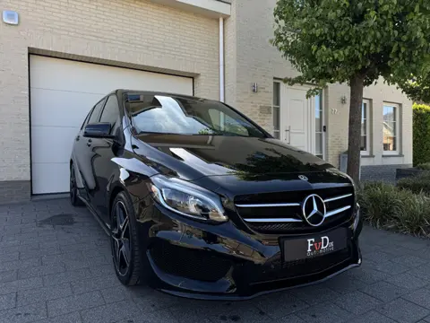 Mercedes-Benz B-Klasse 180 AMG Aut Panoramadak Navi Camera SportLeder Led Nightpakket 18" Pdc
