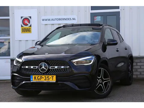 Mercedes-Benz GLA 250 e AMG Line*Perfect Onderh.*Pano/Elek. Trekhaak/Night/Sfeer/LED/DAB/Keyless Ent