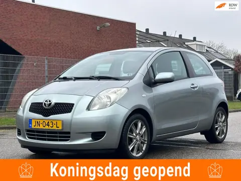 Toyota Yaris 1.3 VVTi Terra Airco*LM velgen*Dealer onderhouden*APK*Elektrische ramen*