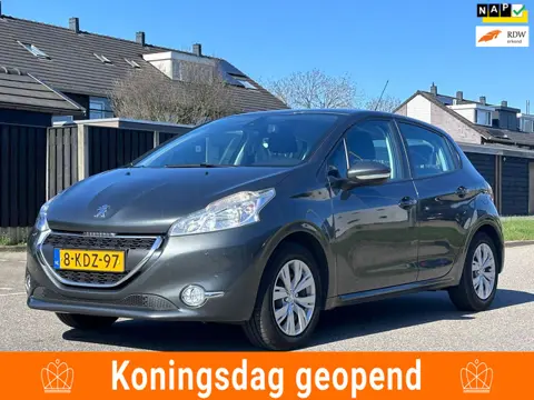 Peugeot 208 1.2 VTi Envy Navigatie*Cruise*Trekhaak*Dealer onderhouden*NAP*Clima*Parkeersensoren*
