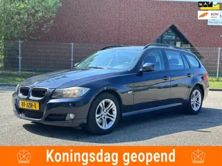 BMW 3-serie Touring 318i Business Line Leder*Navigatie*Cruise*Clima*Parkeersensoren*NAP*2e eigenaar*