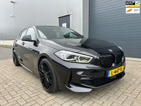 BMW 1-serie 118i High Executive AUT M-PAKKET 2021