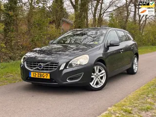 Volvo V60 1.6 T4 Summum | Cruise + Navi Nu € 4.950,- !!!