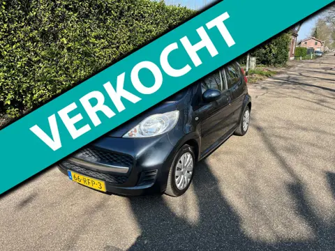 Peugeot 107 1.0-12V XS airco apk tot maart 27