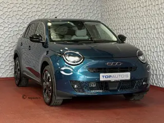 Fiat 600 1.2 HYBRID LA PRIMA CAMERA CARPLAY ADAP.CRUISE STOELVERW. ELEK.KLEP LEER MASSAGE ELEK.STOEL