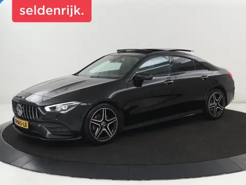 Mercedes-Benz CLA-klasse 180 AMG Line | Panoramadak | Carplay |  Leder/Alcantara | Stoelverwarming |