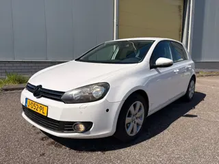 Volkswagen Golf 1.2 TSI Trendline BlueMotion Lees de tekst