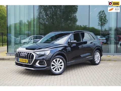 Audi Q3 35 TFSI edition one | Trekhaak | Dodehoek detectie| Leder | Elek stoel | Elek achterklep