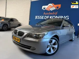 BMW 5-serie Touring 523i Business Line Automaat / bj.2007 / kleur: grijs / navigatie / trekhaak / et