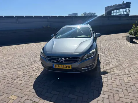 Volvo V60 2.4 D6 Twin Engine Momentum