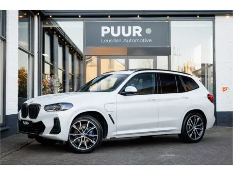 BMW X3 xDrive30e M-STOELEN Pano - Harman Kardon - Head Up - Surround View