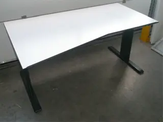 1xBureau 160x80/100 cm.