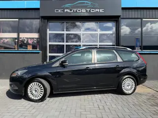 Ford Focus Wagon 1.8 Titanium Airco Navi Cruise pdc Zeer nette Auto!!!