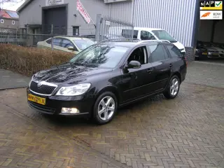 Skoda Octavia Combi 1.4 TSI Greentech Elegance Business Line nap airco navi nieuwe apk