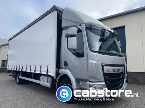 DAF LF 220 FA 4x2 Euro 6 - Bouwjaar 2014 - Schuifzeilen laadbak - Laadklep - Km 260.261 - Handgescha