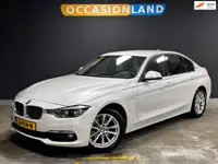 BMW 3-serie 330e Centennial High Executive|PDC|LED|LEDER|CRUISE|HUD|DODEHOEK|STOELV|CAMERA|17INCH|