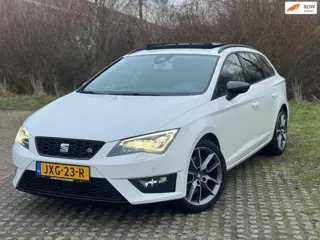 Seat LEON ST 1.8 TSI FR / 1E EIG. / LED / PANO / PDC