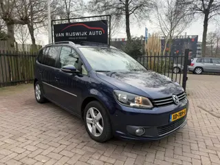 Volkswagen Touran 2.0 TDI Highline BlueMotion 7Pers Pano Leder