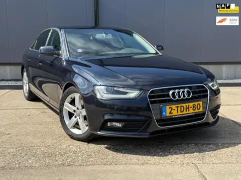 Audi A4 Limousine 1.8 TFSIe Edition / Trekhaak / Navigatie / zeer goed onderhouden