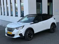 Peugeot E-2008 EV GT 50 kWh, elect. te openen panoramadak, achteruitrijcamera, 1/2 lederen sportinte