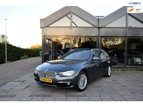 BMW 3-serie Touring 318i Luxury Edition Carplay Schuifdak Automaat