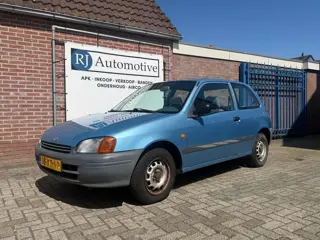 Toyota Starlet 1.3-16V XLi APK (bj 1998)