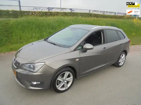 Seat Ibiza ST Seat ibiza 1.2 tsi FR airco ecc navigatie lmv trekhaak xenon led