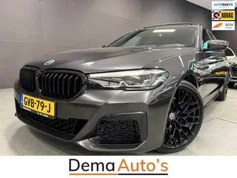 BMW 5-serie Touring 530e M-SPORT 20'' SOH-TEST/PANO/NAVI/CAM/DAB/CARPLAY/ECC/PDC/CRUISE///