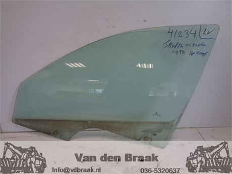 Skoda Octavia Combi 2005-2013 Links voor portierruit