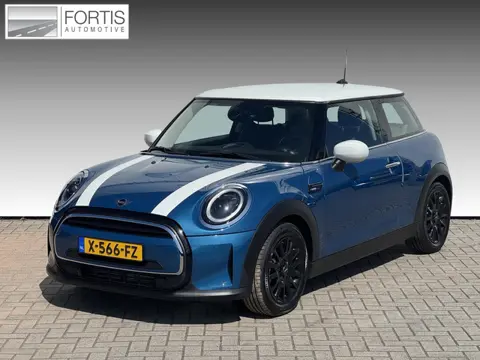 Mini Mini 1.5 Cooper Camden Edition NL-AUTO | LAGE KM STAND | NAVI | 1/2 LEDER