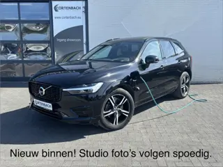 Volvo XC60 2.0 T8 Plug-in hybrid AWD R-Design | Luchtvering | Zwenkbare trekhaak | Panorama dak | Me