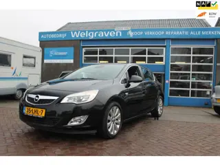 Opel Astra 1.6 Cosmo 5 deurs nette automobiel
