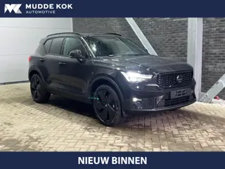 Volvo XC40 B3 Ultra Black Edition | Panoramadak | ACC | Trekhaak | 360° Camera | Stoel+Stuurverwarmi