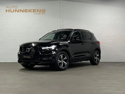 Volvo XC40 2.0 T4 AWD R-Design Trekhaak | Open dak | Stoelverwarming | Achteruitrij camera | Leder |