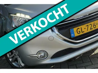 Peugeot 208 1.2 110PK Allure - Gris Aluminium - Navigatie/Bleutooth/LMV