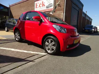 Toyota iQ 1.0 VVTi Aspiration (bj 2010)