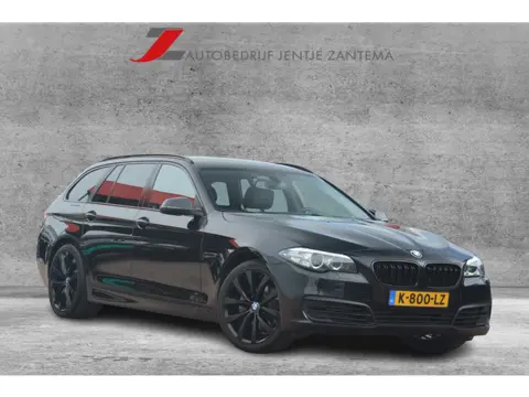 BMW 5 Serie Touring 520d Edition | Navigatie | Sportstoelen | Leer | Xenon | Trekhaak | PDC |
