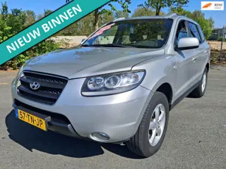 Hyundai Santa Fe 2.7i V6 4WD Style 7p. NETTE AUTO RIJDT EN SCHAKELT GOED