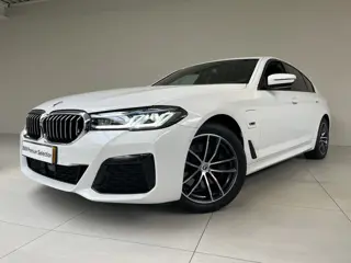 BMW 5 Serie Sedan 530e M-sport | Laser | Hifi | Diving Ass. Prof