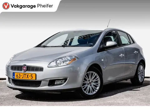 Fiat Bravo 1.4 90pk Corporate Trekhaak/ Climate control/ Pdc/ Cruise control/ Keurige auto !