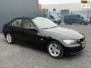 BMW 3-serie 318i Business Line LEDER!6BAK!NAVI!APK!KOOPJE!