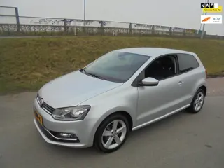 Volkswagen Polo Volkswagen Polo 1.2 TSI benzine airco lmv navigatie pdc