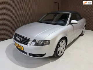 Audi A4 Cabriolet 2.4 V6 Exclusive Nieuwstaat/Automaat/Leer/Stoelverw