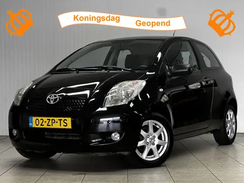 Toyota Yaris 1.0 VVTi/ 15'' LMV/ Airco/ Elek. pakket/ Isofix/ Radio-CD/ Multi. LEDER. Stuur/ Mistl./