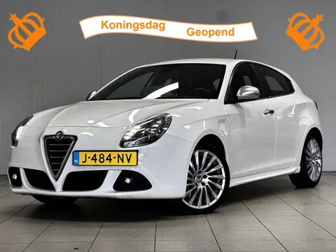 Alfa Romeo Giulietta 1.4 T Distinctive/ Automaat/ 170pk!/ 17'' LMV/ Leder/ LED Koplampen/ Extra geti