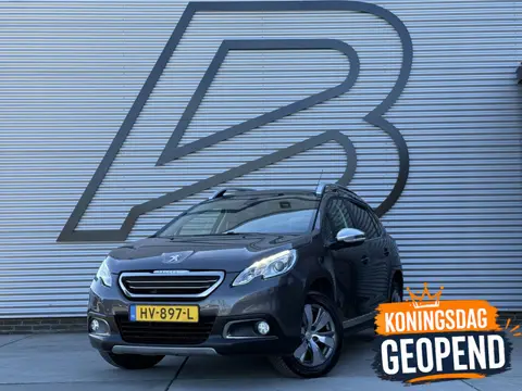 Peugeot 2008 1.2 PureTech Allure Navi|Pano|Clima|Trekhaak|Cruise|PDC|D-riem v.v. in 2022|N.A.P|APK t