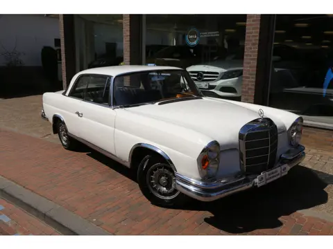 Mercedes-Benz W111 220SE COUPE (bj 1965)