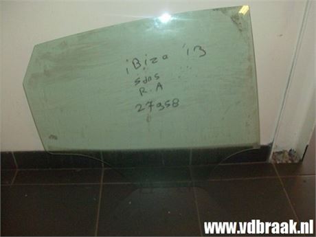 Seat Ibiza 5 deurs 2008-2015 Portierruit rechts achter