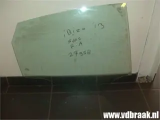 Seat Ibiza 5 deurs 2008-2015 Portierruit rechts achter