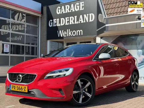 Volvo V40 2.0 T4 R-Design Sport | Panorama | Volleder | Navi | Camera | Acc | Climate | Vol-optie's!